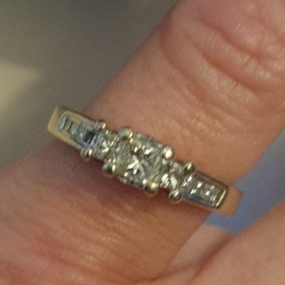 Kay Jewelers Engagement Ring 1/2 carat - Picture 6 of 9